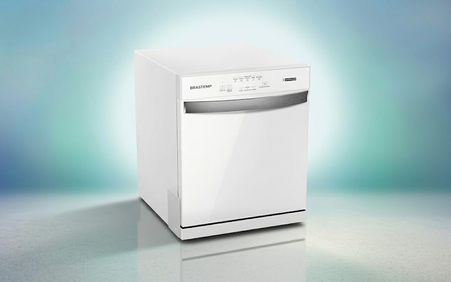 Lava-louças Brastemp BLF08BB 8 serviços branca com jatos de alta pressão e lavagem eficiente